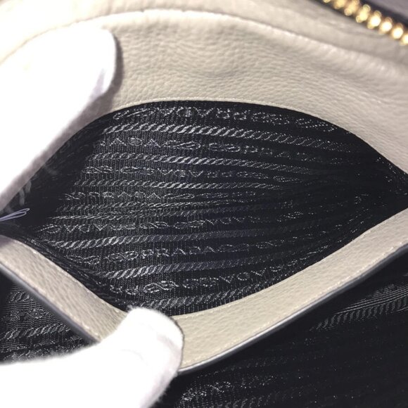 PRADA Vitello phoenix Shoulder bag - Picture 15 of 16